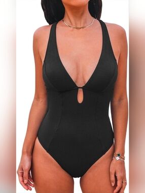 CUPSHE Women's One Piece Swimsuit Deep V Neck Keyhole Cutout O Ring Medium Black